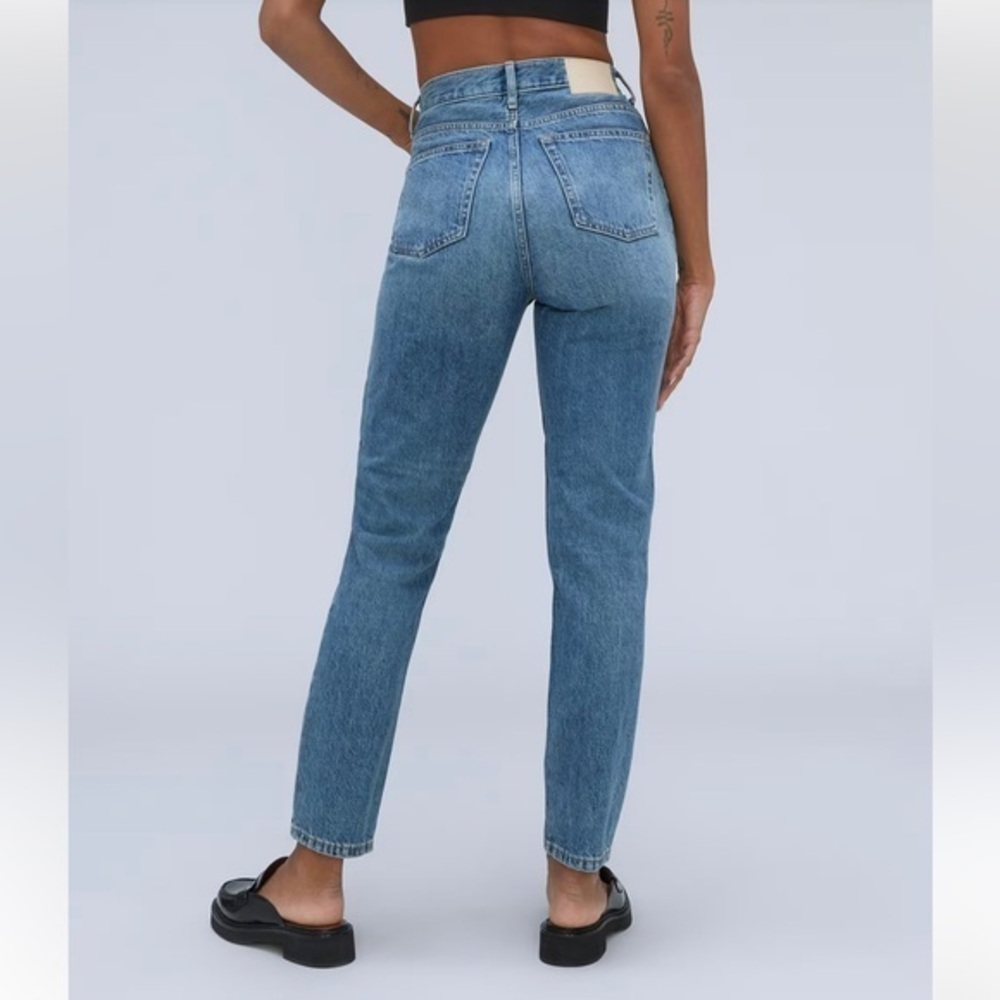 Brand New Everlane “ The Curvy 90’s Cheeky Straight Jeans Size 28 ( US 6)